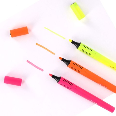 Zakreślacz Strigo NEON trójkątny 5905658810313 mix 3,0mm (SSC350) Strigo Zakreślacz Strigo NEON trójkątny 5905658810313 mix 3,0mm (SSC350) Strigo